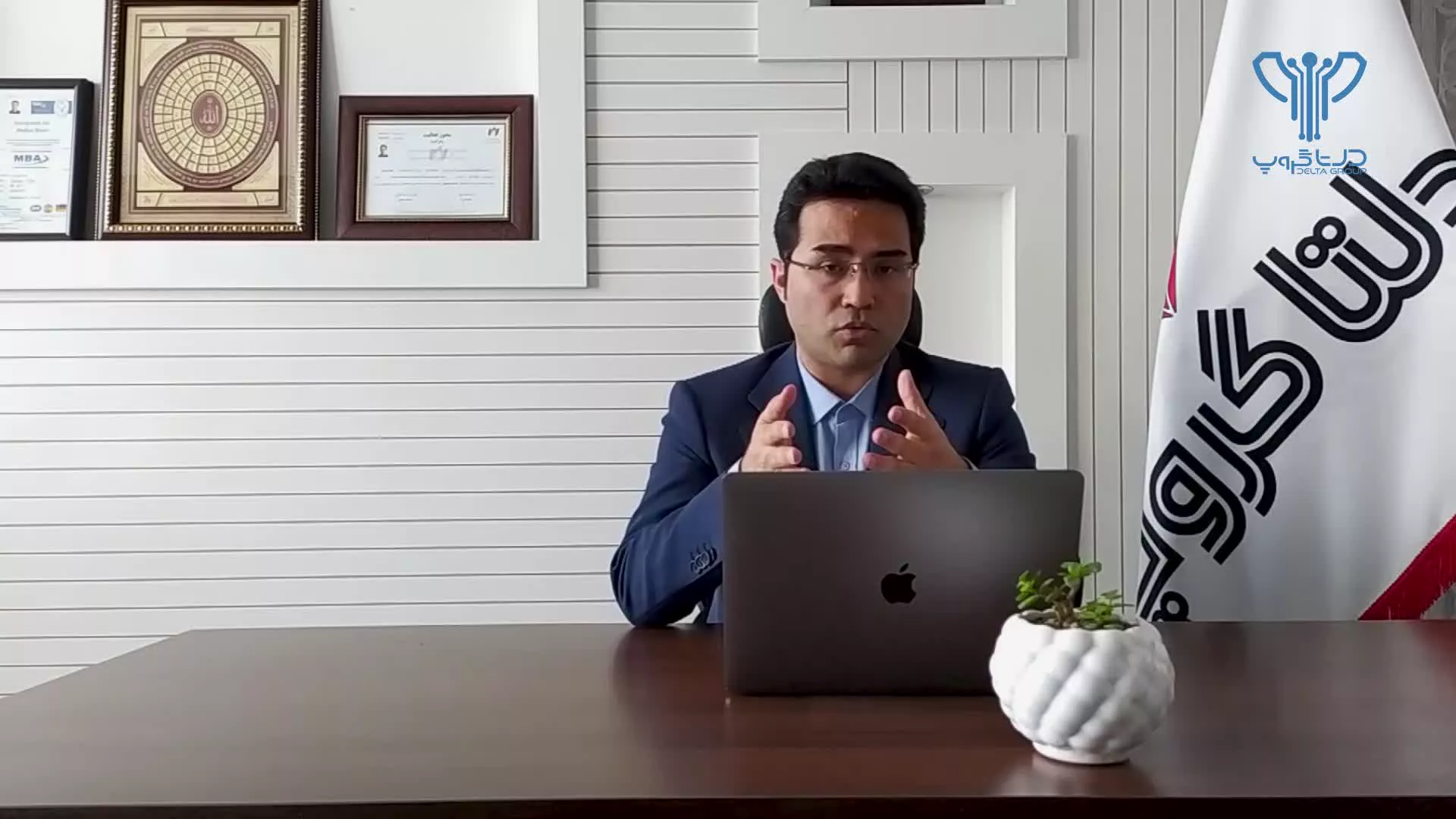 خدمات طراحی اپلیکیشن موبایل به چه صورت است؟