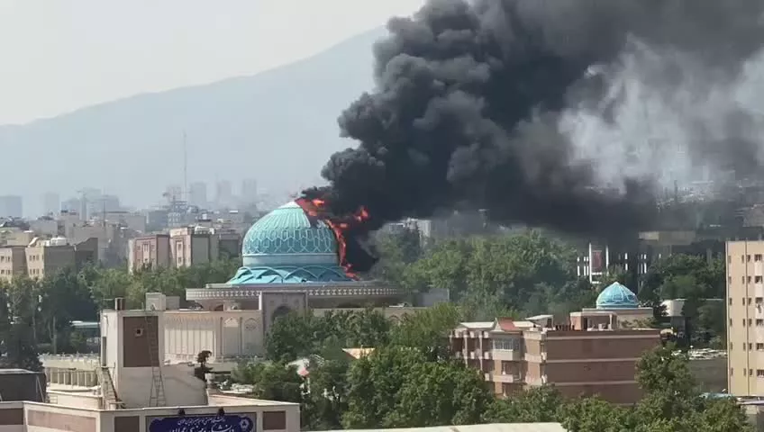 گنبد مسجد ستاد ناجا دچار حریق شد