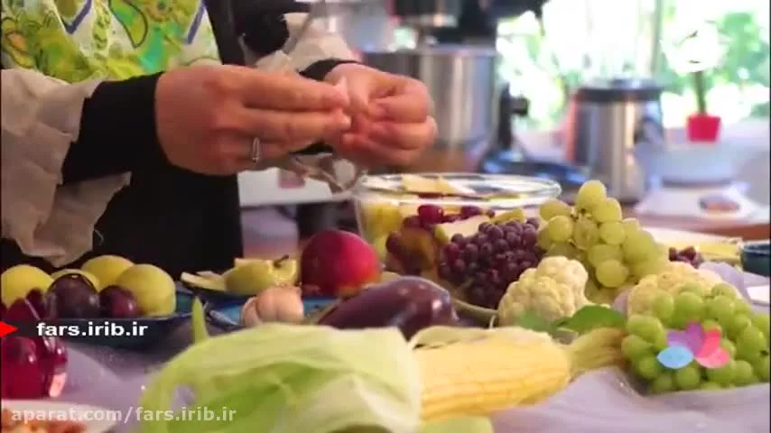 آموزش تهیه " ترشی میوه های تابستانه " . به به ! چه ترشی ای !
