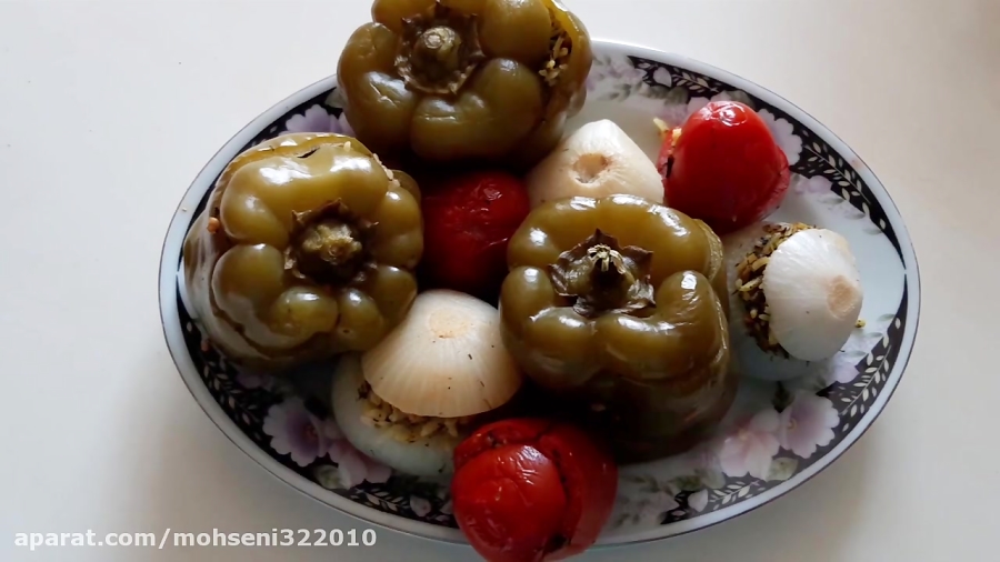 اشپزی با ؛دلمه فلفل ، پیاز و گوجه