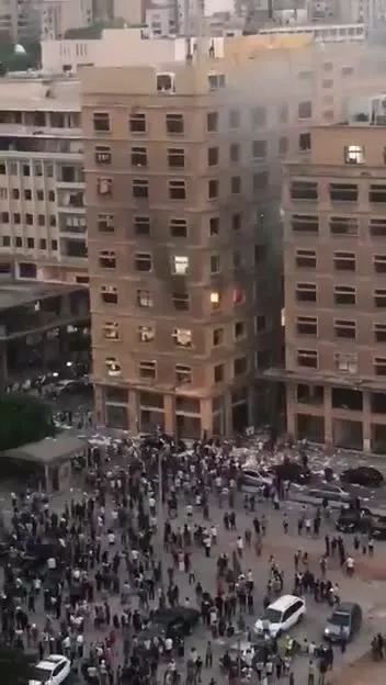 آتش در وزارت‌ خانه‌های اقتصاد و محیط زیست لبنان