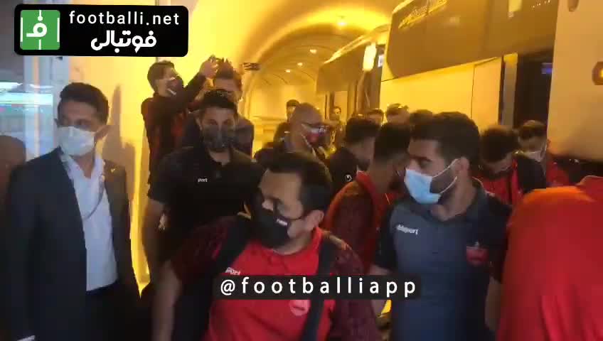 ورود کاروان پرسپولیس به ورزشگاه نقش جهان اصفهان