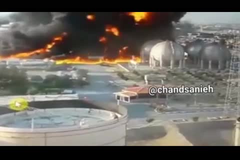 لحظه شروع حریق مخزن ضایعات نفتی پالایشگاه تهران