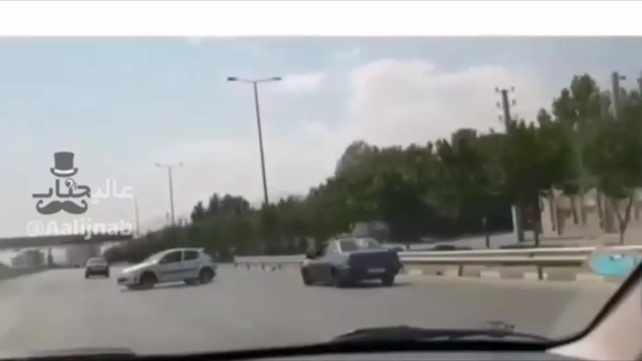 حرکت جنون آمیز راننده پژو ۲۰۶ وسط اتوبان