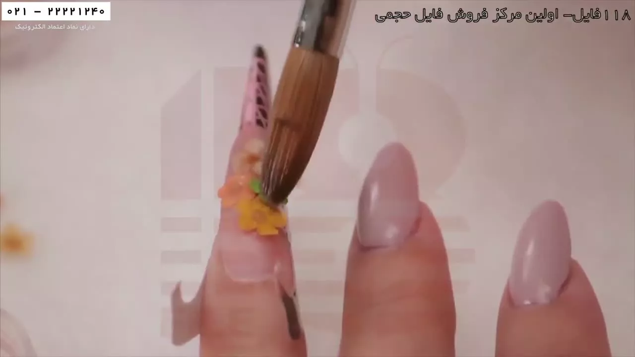 کاشت ناخن-طراحی و دیزاین ناخن-طراحی گل روی ناخن