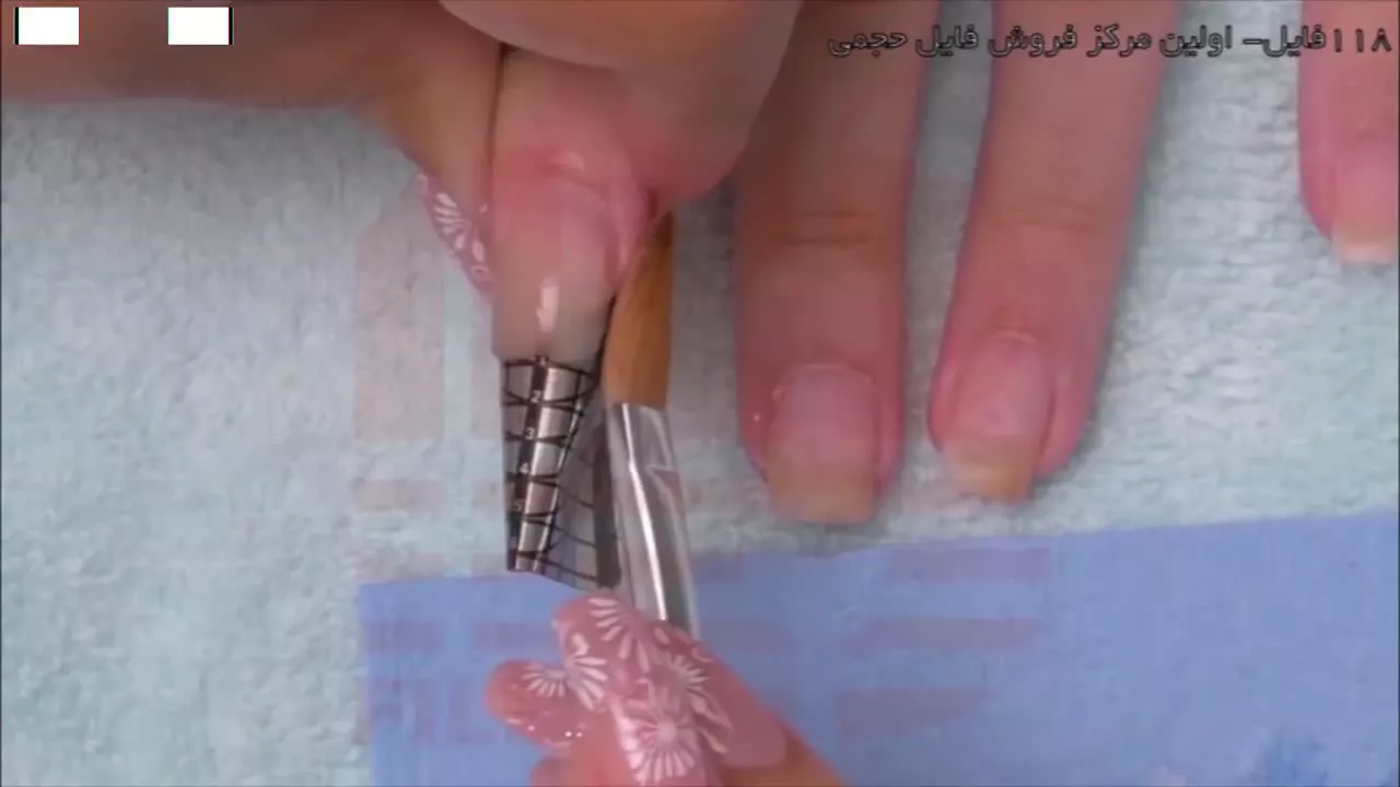 کاشت ناخن-طراحی و دیزاین ناخن-طراحی درخشان ناخن