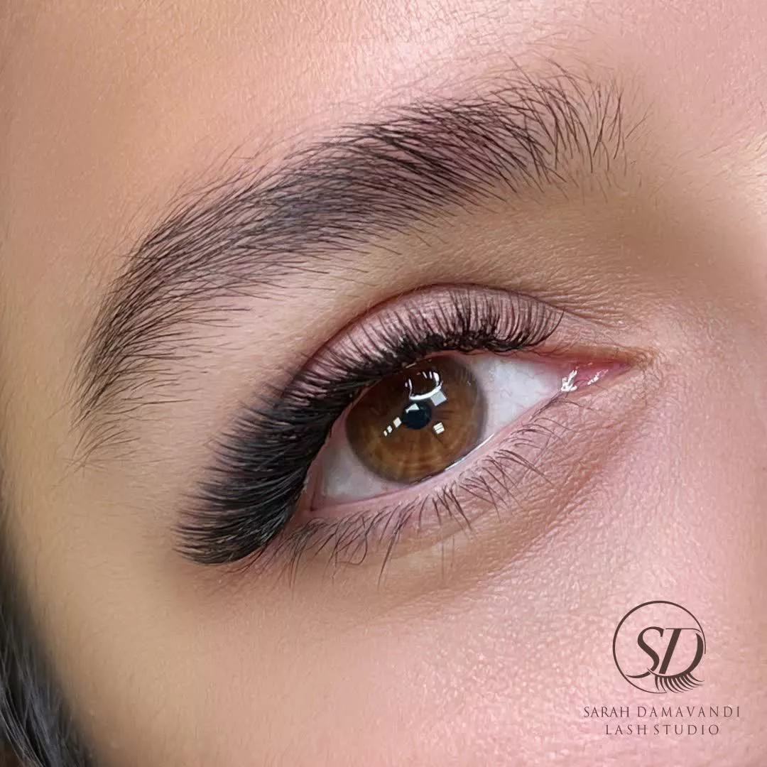 آموزش اکستنشن مژه استایل اسپایکی با سارا دماوندی