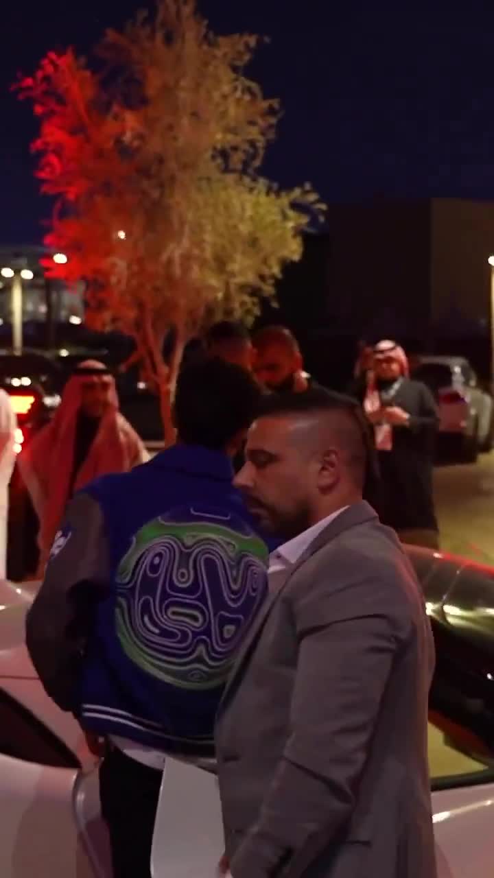 خودرو فِراری لاکچری رونالدو در مسابقات بوکس ریاض خبرساز شد