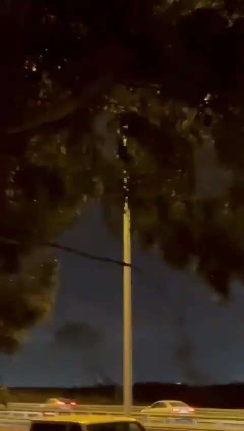   تصاویری جدید از اصابت موشک‌های سپاه به پایگاه هوایی «تل نوف» در نزیکی تل‌آویو