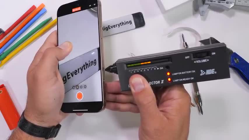   تست مقاومت آیفون ۱۶ پرو مکس