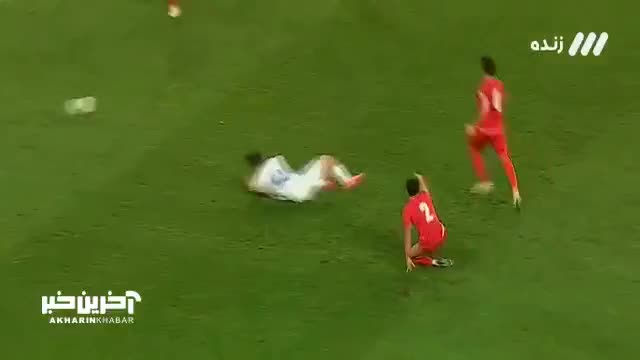  لحظه اخراج مستقیم صالح حردانی به دلیل خطای خطرناک در دقیقه ۵۶