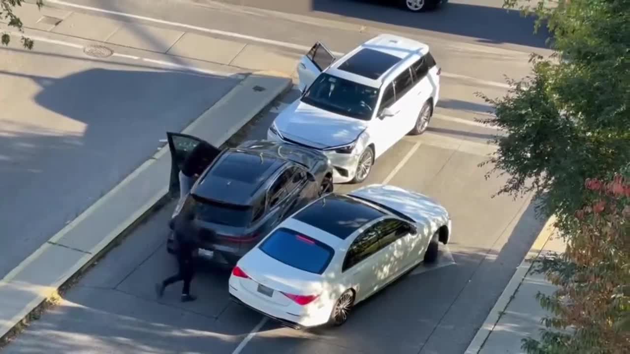   خفتگیری در روز روشن در تورنتو کانادا