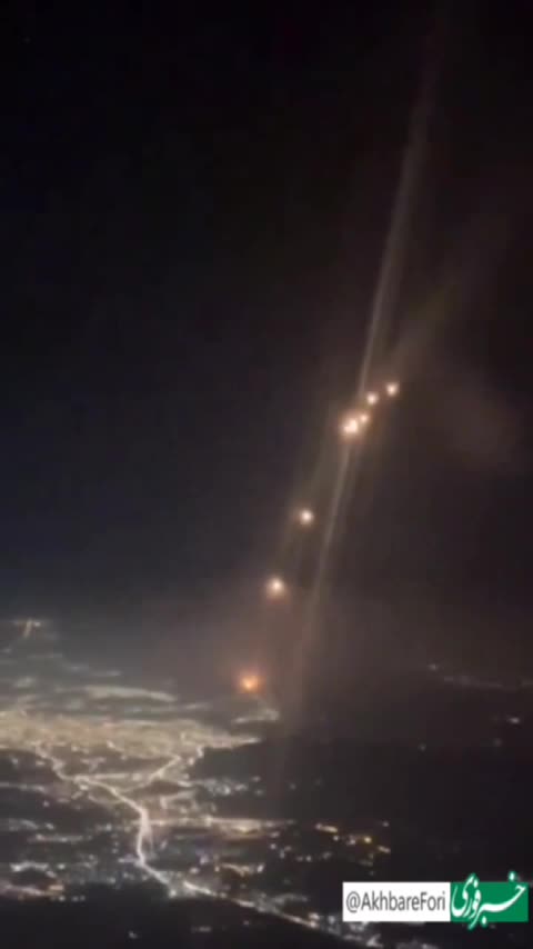   تصاویر ویژه از شلیک موشک‌های سپاه از زاویه دید یک مسافر هواپیما