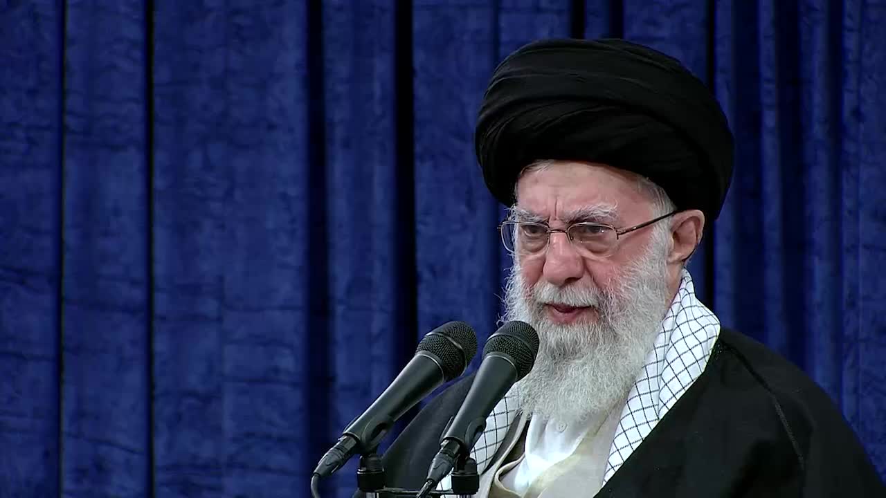    رهبر انقلاب در دیدار نخبگان: نخبه باید احساس اثرگذاری کند