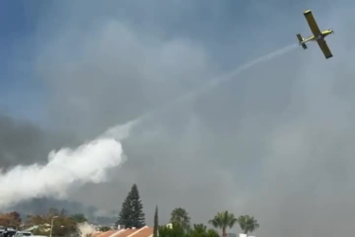   خاموش کردن آتش موشک‌های حزب الله با کمک هواپیما در اسرائیل