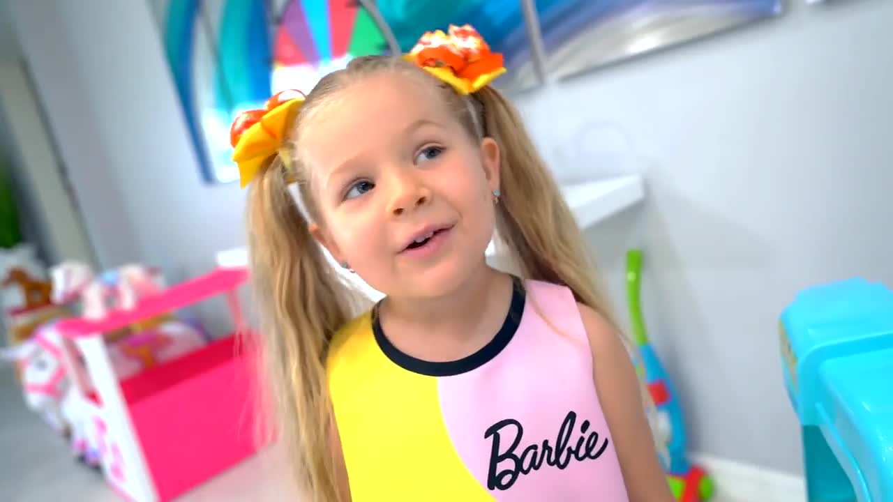 ماجراهای دیانا و روما : بازی دیانا و روما با ماشین غذا