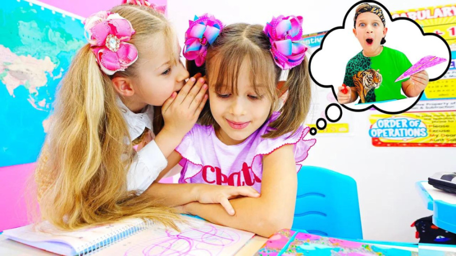 برنامه کودک دیانا و روما : همیشه دندون ها رو نخ دندون بزن!