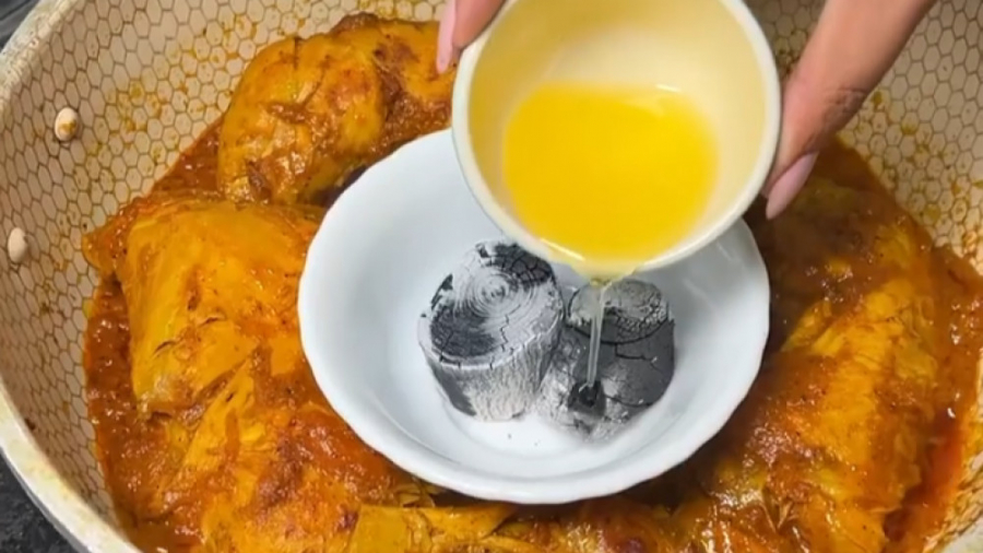 پخت مرغ دودی با ذغال !!