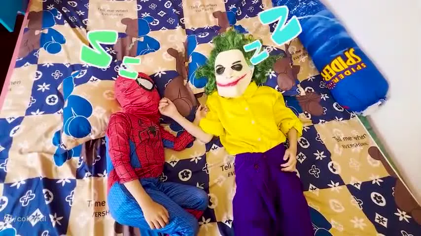 نبرد مرد عنکبوتی و اسپایدرمن - کشتن مردعنکبوتی در بیابان - مردعنکبوتیspiderman