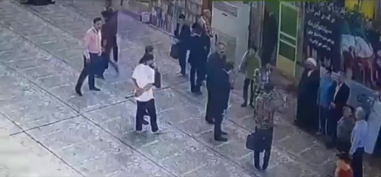   لحظه دلخراش ترور حجت‌الاسلام صباحی امام جمعه کازرون؛ قاتل چگونه مقابل چشم مردم خودکشی کرد؟