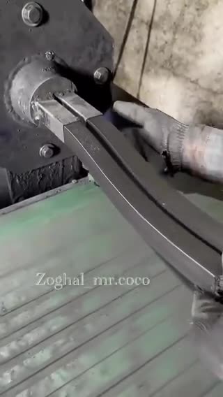   مراحل ساخت عجیب زغال با پوست پسته!