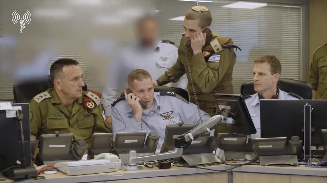   لحظه دستور حمله به اهداف نظامی در ایران از پناهگاهی زیرزمینی در تل‌آویو