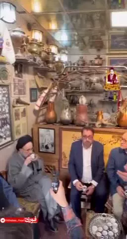   حضور سید محمد خاتمی در بافت تاریخی یزد و گپ و گفت بااهالی و کاسبان بافت تاریخی