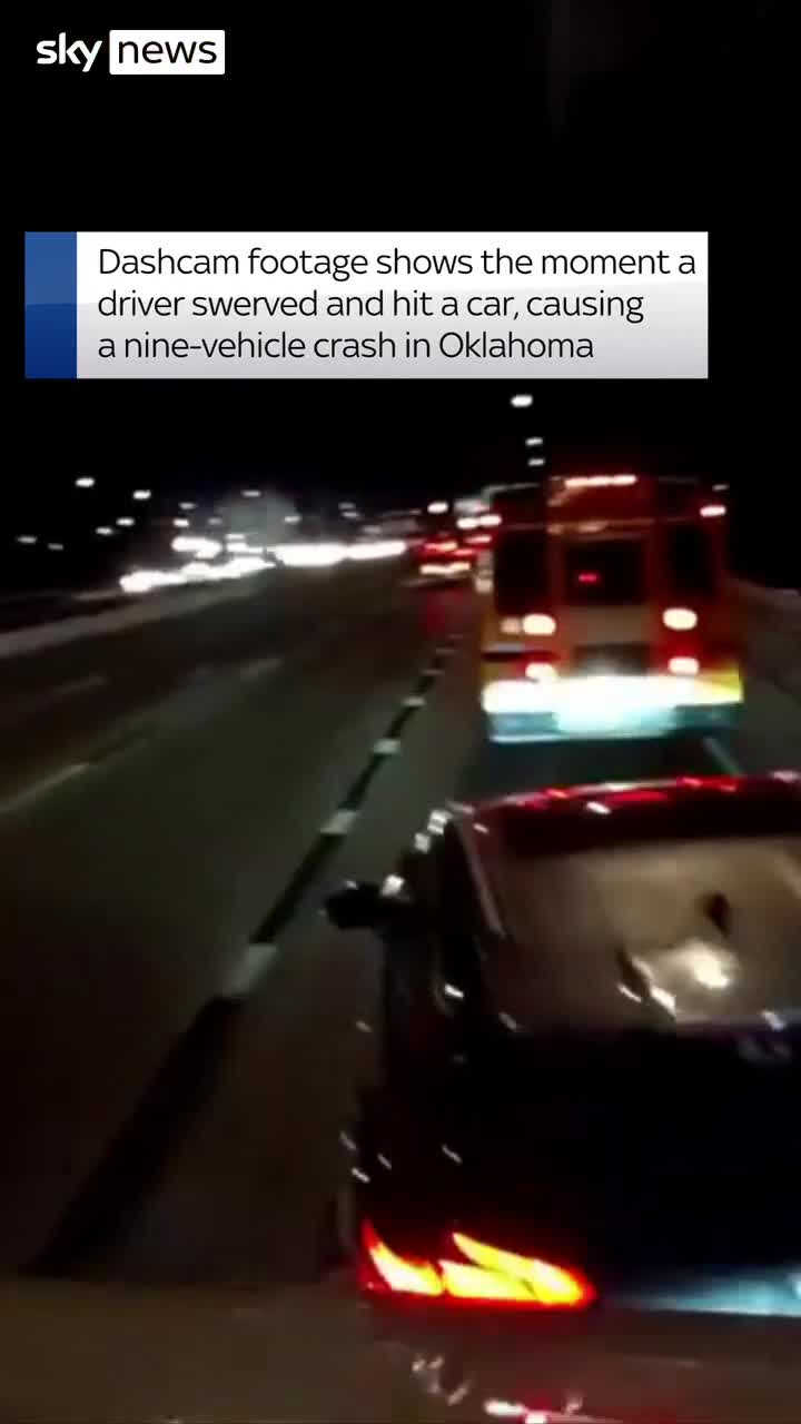    تصادف هولناک و زنجیره‌ای ۹ خودرو در بزرگراه ایالتی اوکلاهاما سیتی