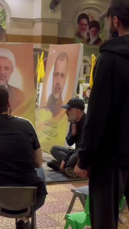   مداحی مداح اهل بیت حاج محمدحسین پویانفر در ضاحیه لبنان در کنار مزار شهید کرکی و شهدای اخیر حزب الله