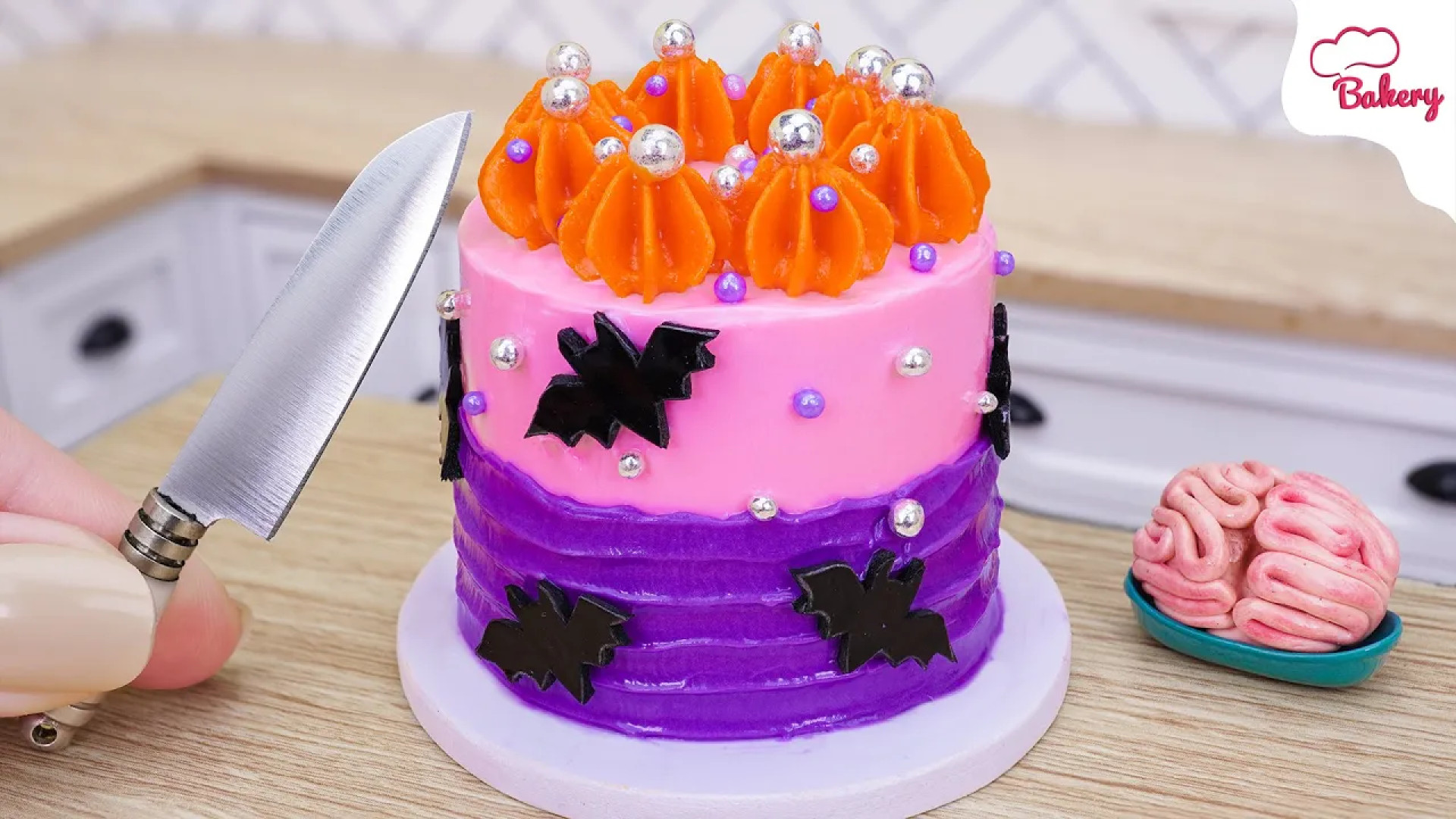 کیک مینیاتوری بنفش شبح وار مخصوص هالووین