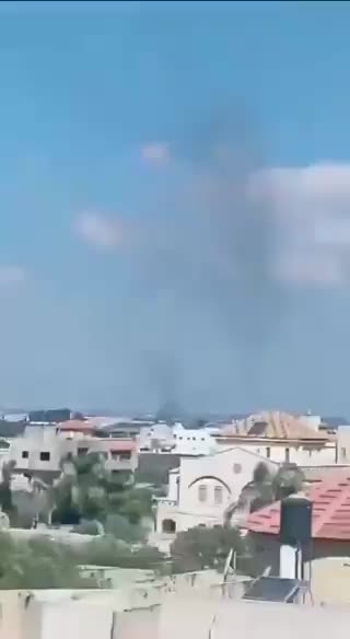   اولین تصاویر از شلیک موشک به محل اقامت نتانیاهو