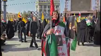   تصاویر زنی که کفن‌پوش منتظر حکم جهاد رهبری بود