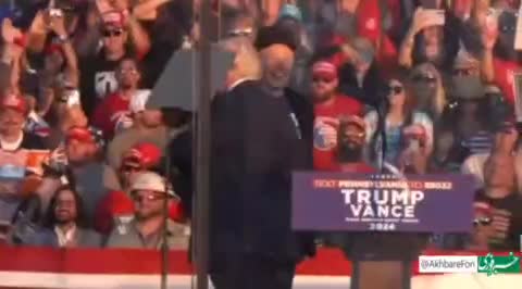   تصاویری از شادی عجیب ایلان ماسک در سخنرانی ترامپ