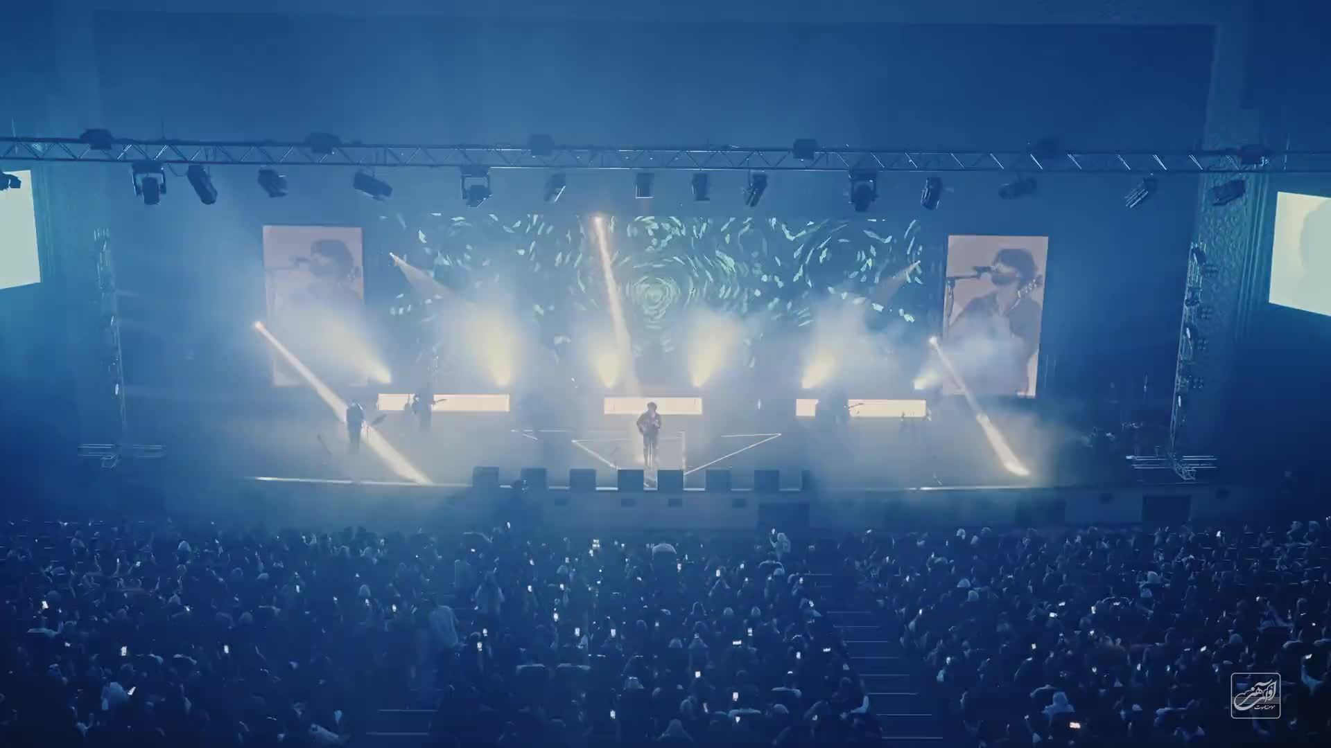 ویدیو عرفان طهماسبی به نام کجایی (اجرای زنده)