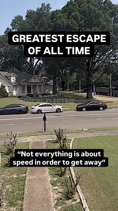   پربیننده‌ترین ویدیوی ماه؛ تکنیک باورنکردنی سارق بانک از دست پلیس با خودرو!