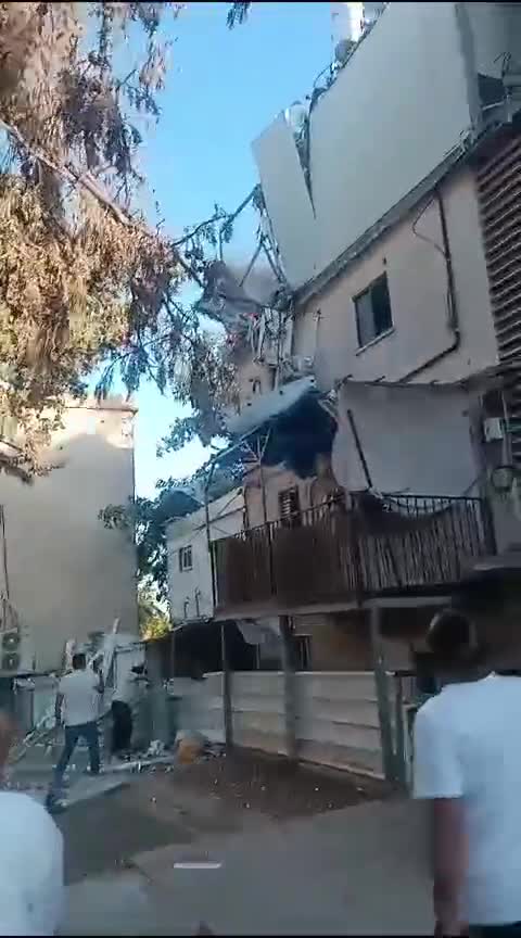   تصاویر تازه از موشکباران صفد توسط حزب الله صفد