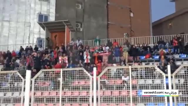   سنگ تمام زنان هوادار نساجی در ورزشگاه