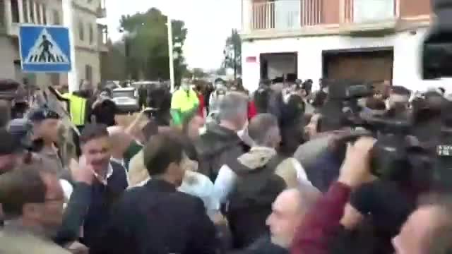   پرتاب گل و لای به پادشاه اسپانیا در والنسیا