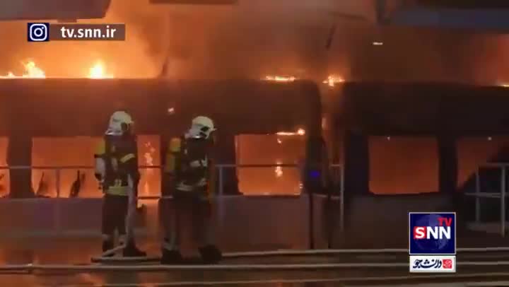   اولین تصاویر از آتش گرفتن یک قطار در ایستگاه برلین آلمان