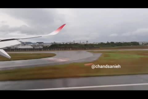   فرود ناموفق هواپیمای مسافربری در فرودگاه اوزاکا ژاپن