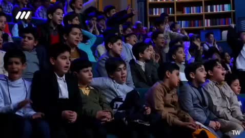   شیرین‌کاری جدید جواد خیابانی روی آنتن شبکه سه: وایستا وایستا کارت دارم، من خرگوشم و بی‌آزارم!