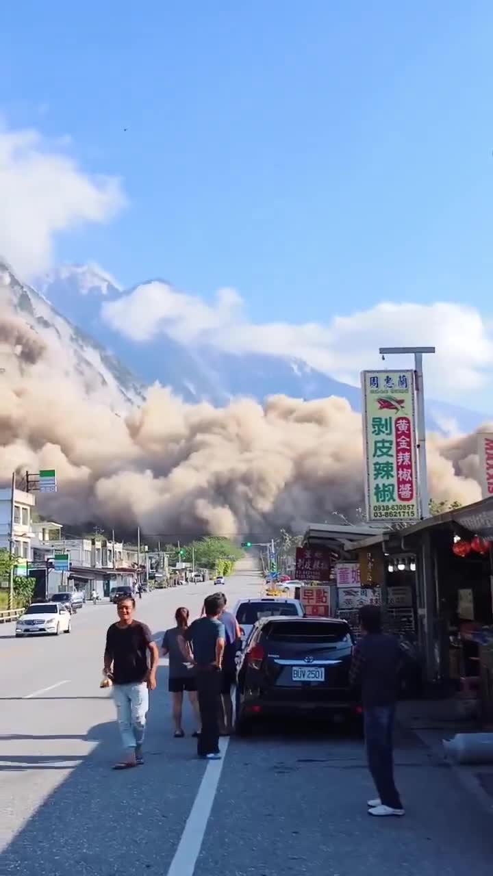 لحظه وقوع زلزله در تایوان