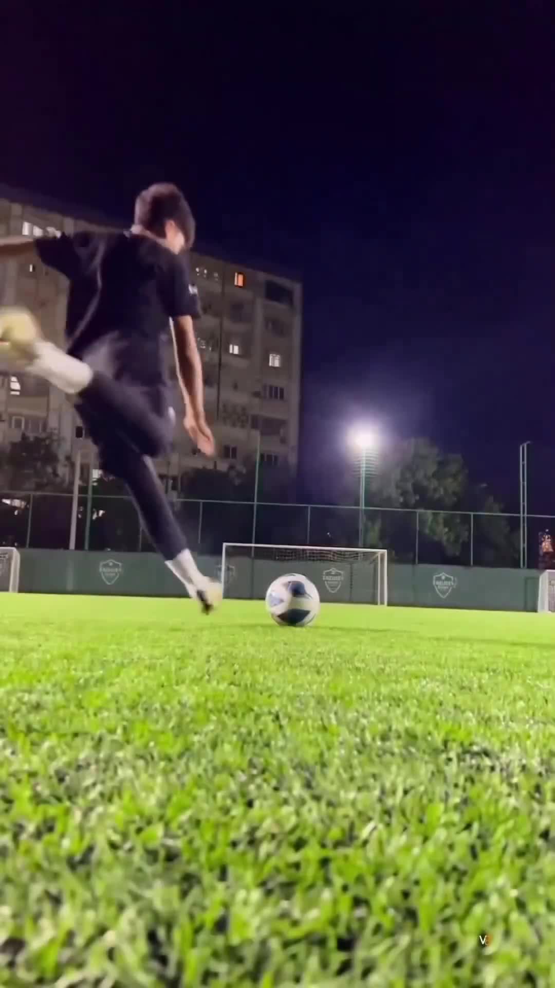 آریامون برترین تولید کننده محصولات سفارشی دکوراسیون داخلی