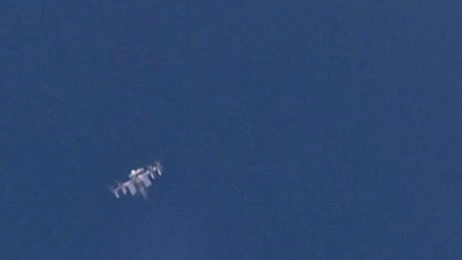 مشاهده ایستگاه فضایی با لنز ۶۰۰۰میلیمتری