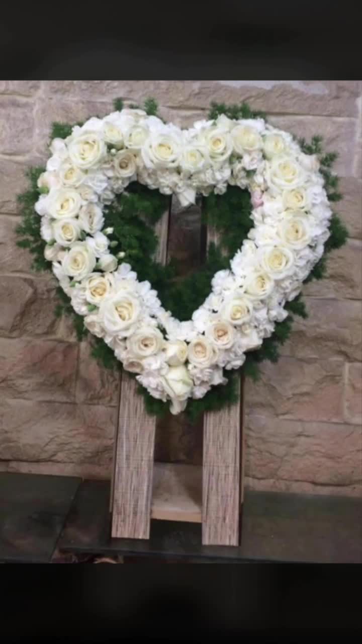 سفارش تاج گل فانتزی و لوکس با ارسال رایگان به سراسر کشور