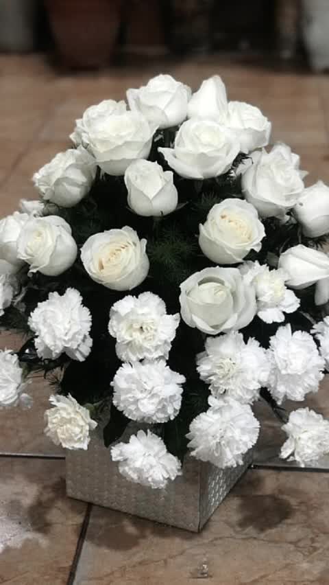 سفارش سبد گرد گل‌های کلاسیک با ارسال رایگان از فروشگاه اطلس گل