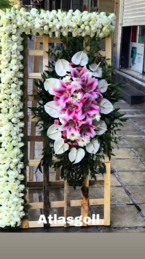 سفارش آنلاین تاج، سبد و پایه گل‌های متنوع و خاص با ارسال رایگان