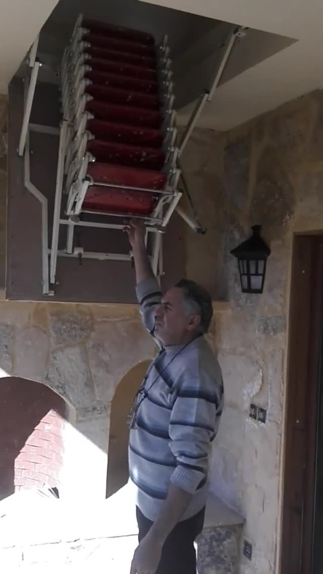 نصب پله جمع شونده