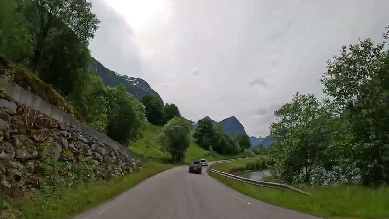 ترانه ی پاقدم از علیرضا طلیسچی