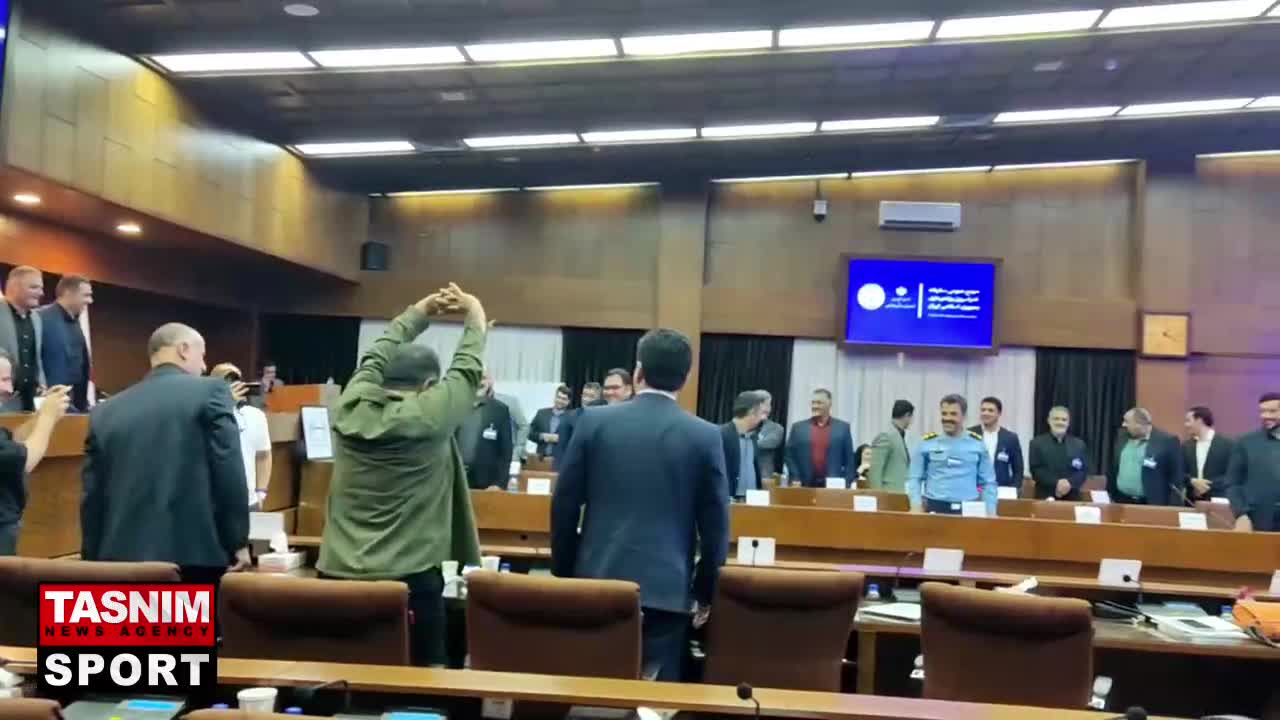 انجام حرکت کششی در مجمع فدراسیون وزنه‌برداری به دلیل طولانی شدن مجمع